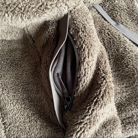 The North Face Olive Fleece Campshire Pullover - Picture 6 of 7